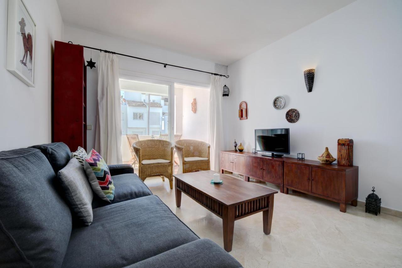 Exceptional Beachfront Complex With Pool In Costalita, Estepona Bagian luar foto