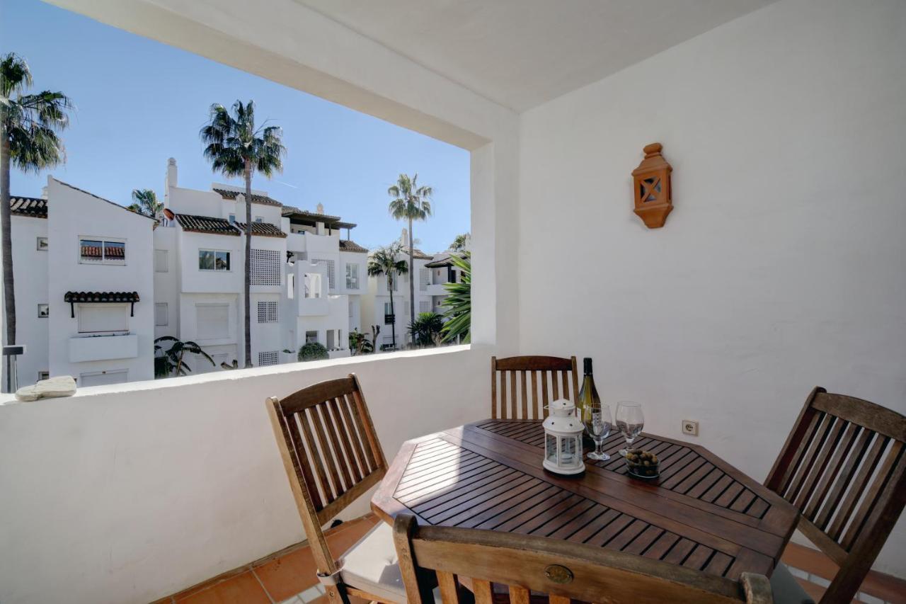 Exceptional Beachfront Complex With Pool In Costalita, Estepona Bagian luar foto